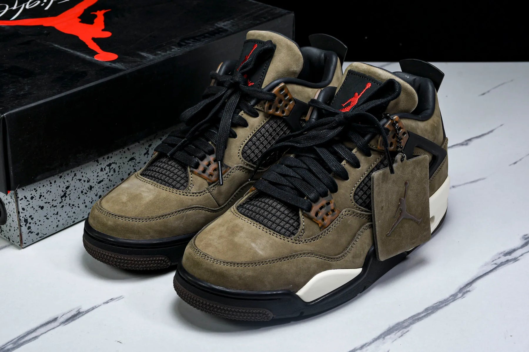 Air Jordan 4 Dark Mocha x Travis Scott