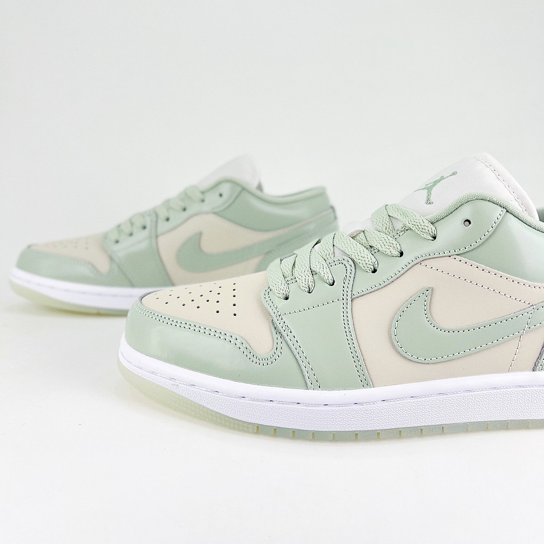 Air Jordan 1 Low SE Seafoam Sail