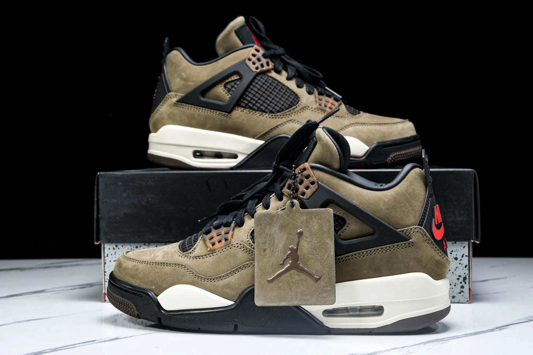 Air Jordan 4 Dark Mocha x Travis Scott