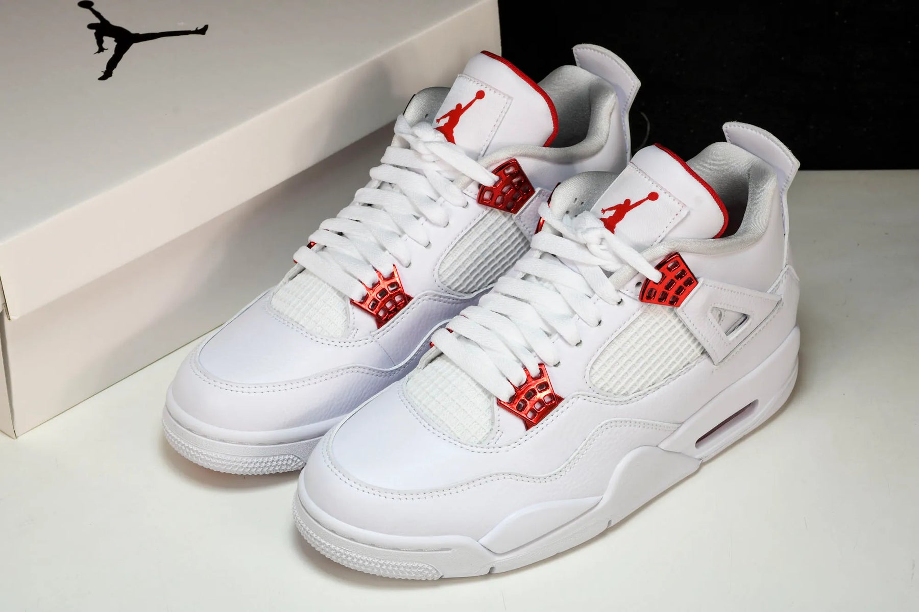 Air Jordan 4 Retro White University Red
