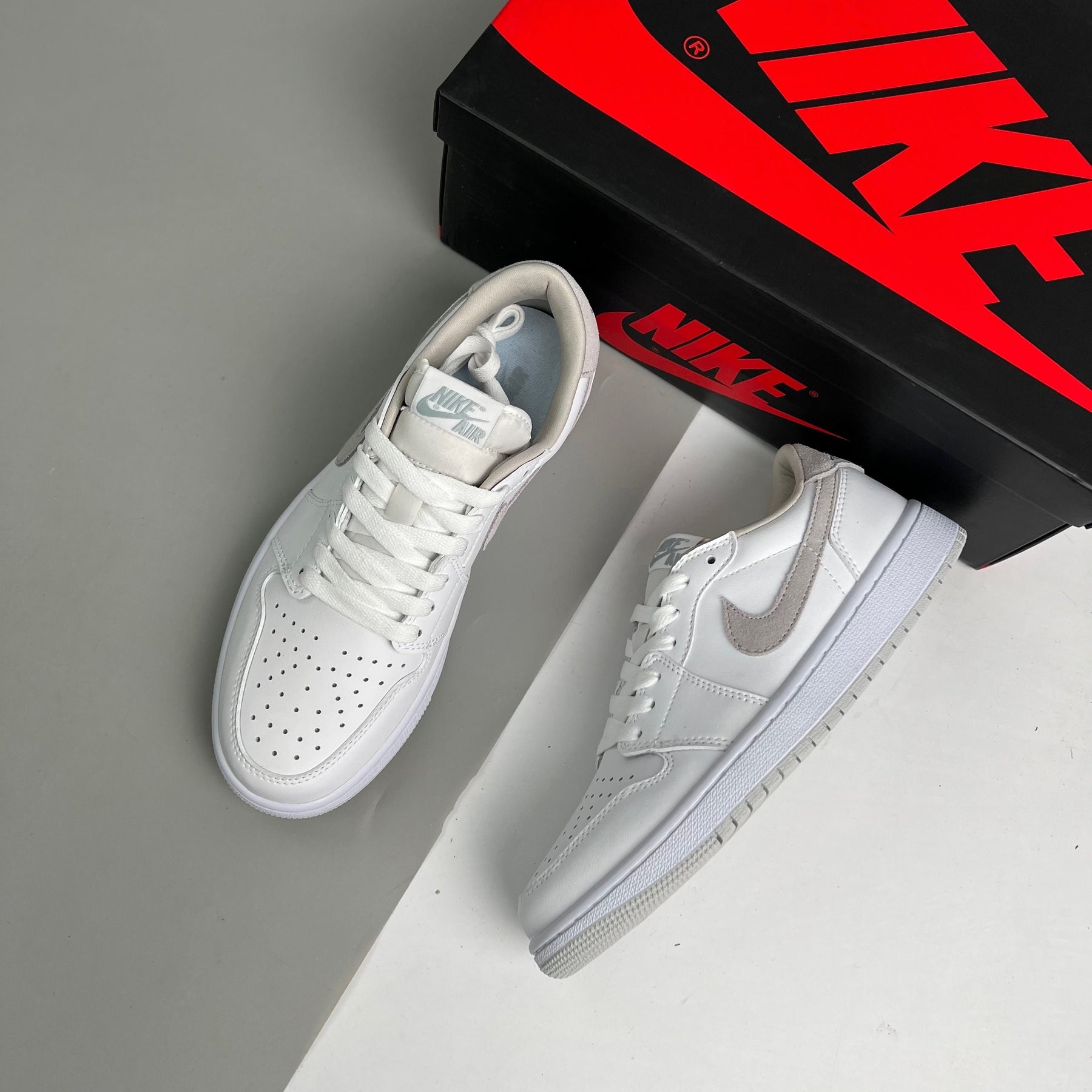 Air Jordan Retro Neutral Grey