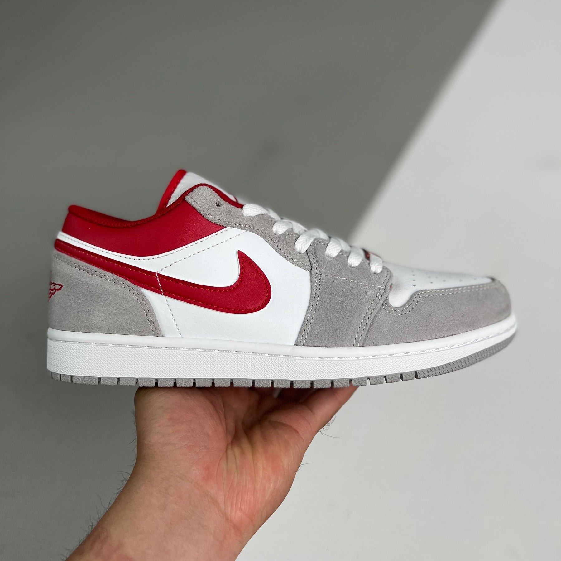 Air Jordan Low Ligth Smoke Grey Gym Red