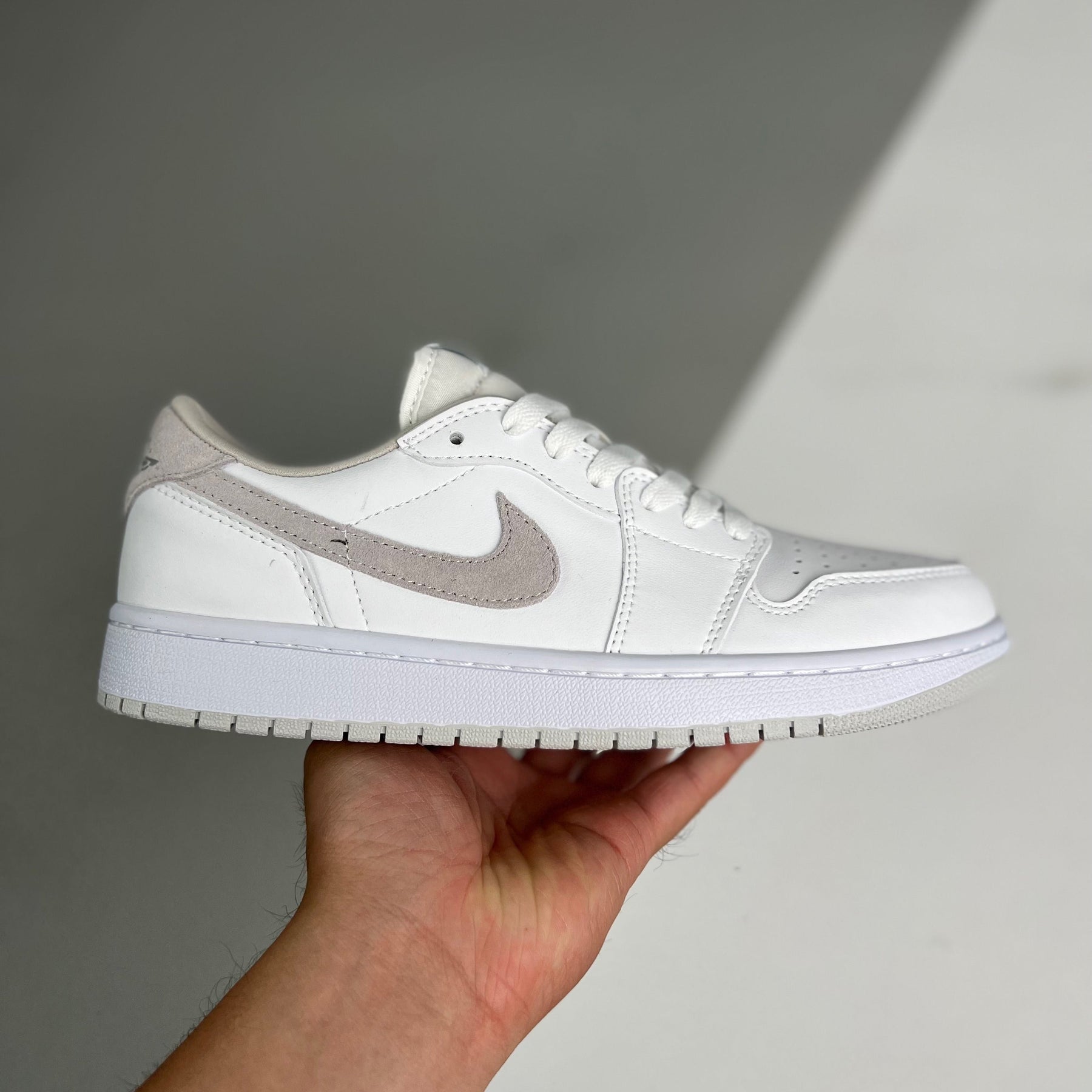Air Jordan Retro Neutral Grey