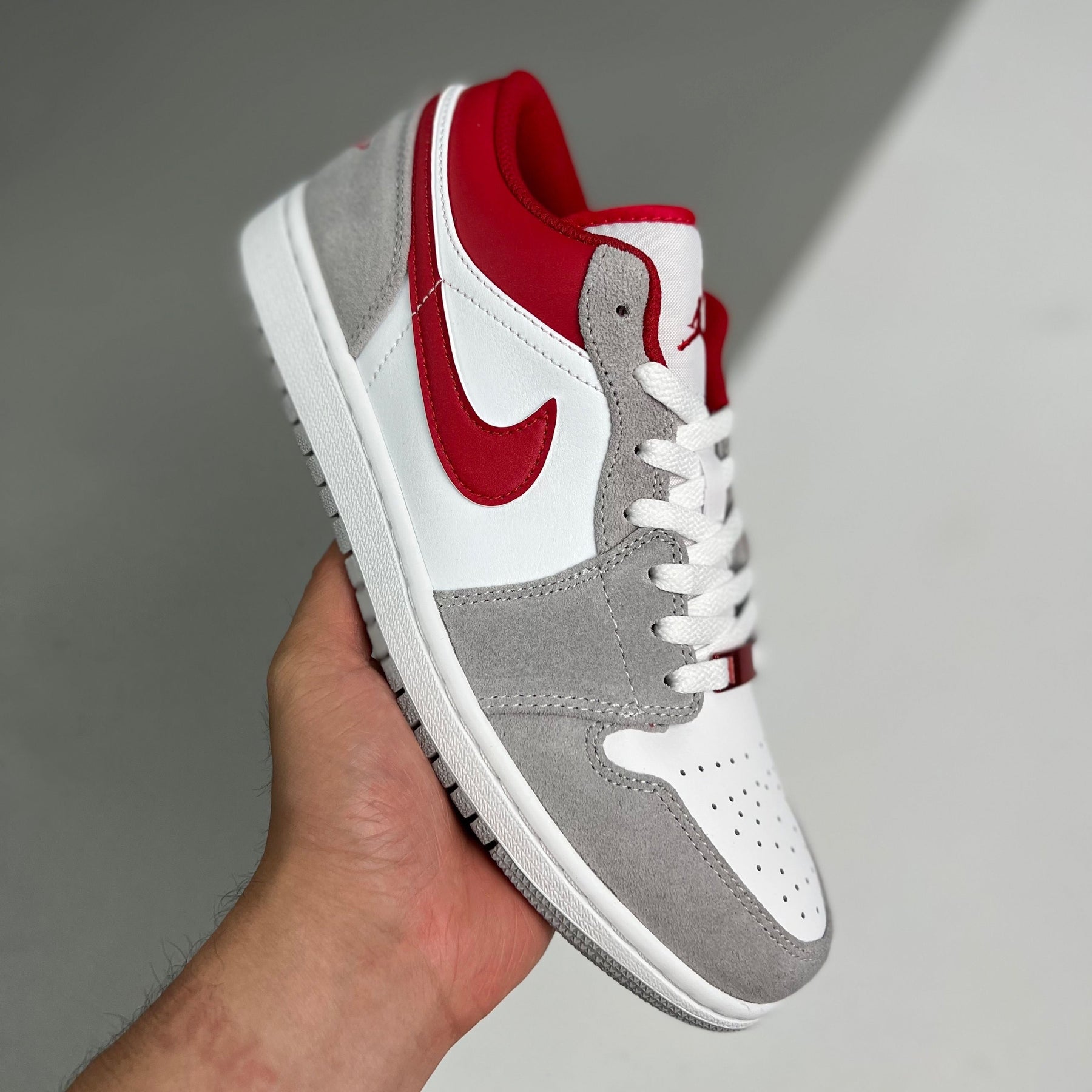 Air Jordan Low Ligth Smoke Grey Gym Red