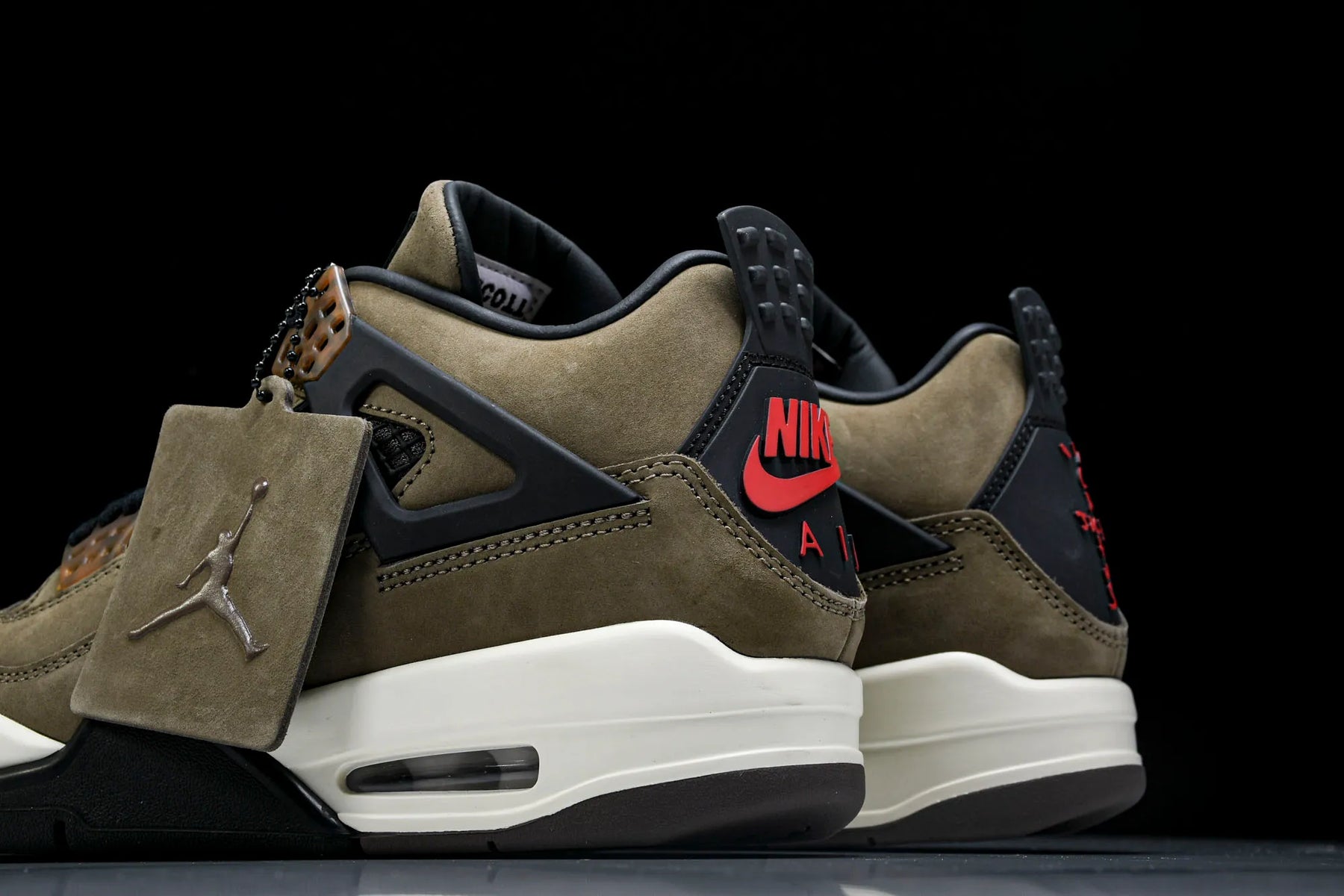 Air Jordan 4 Dark Mocha x Travis Scott