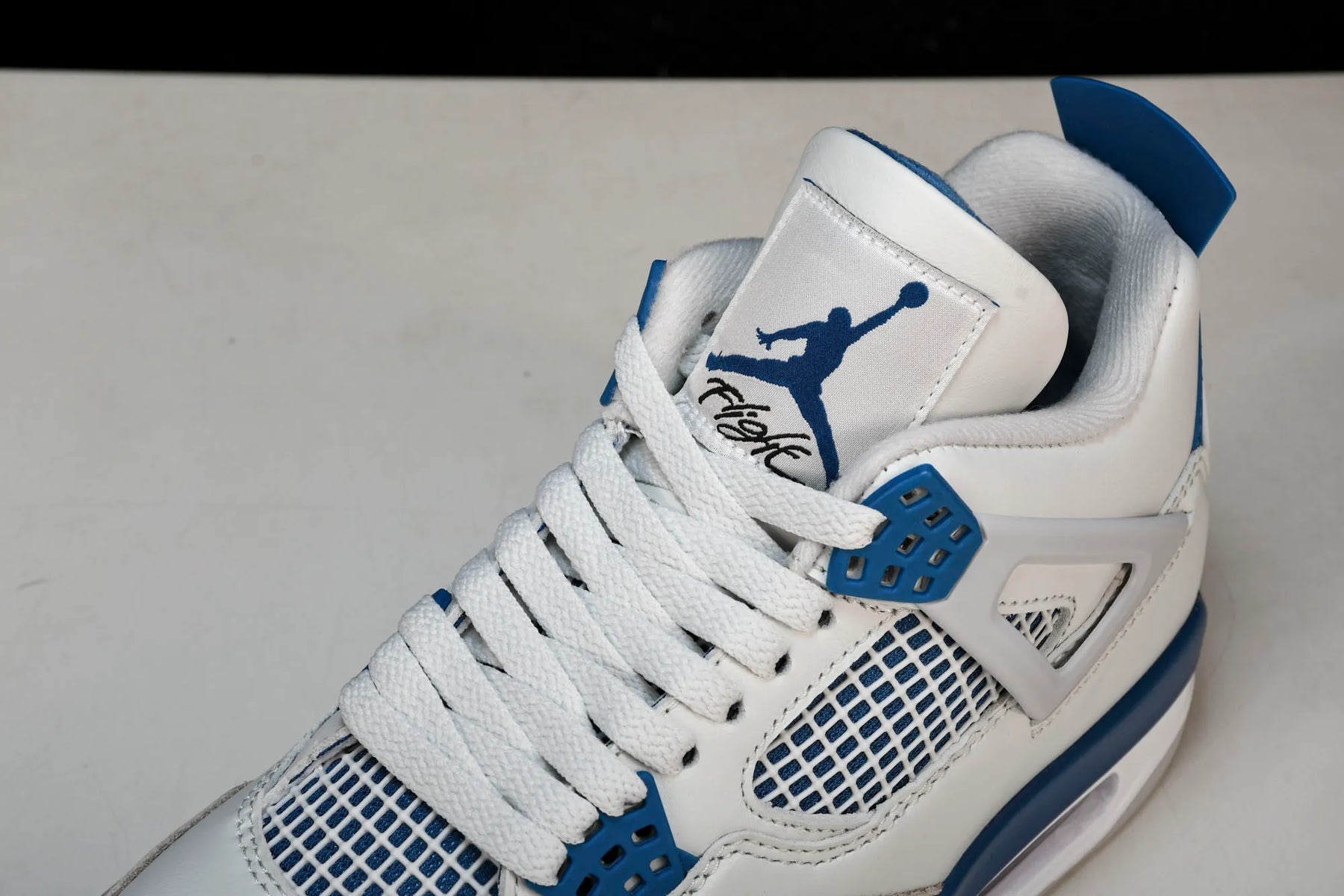 Air Jordan 4 Retro Military Blue