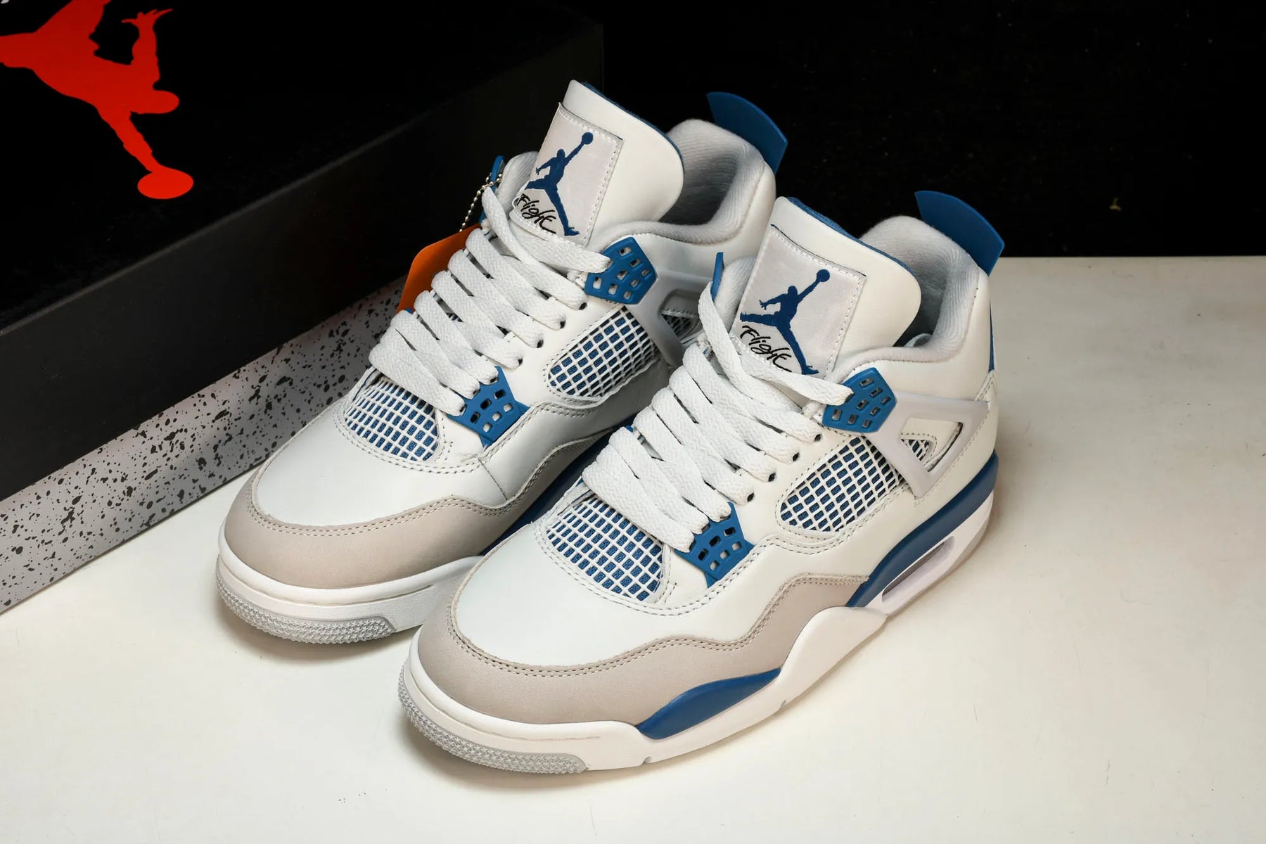 Air Jordan 4 Retro Military Blue