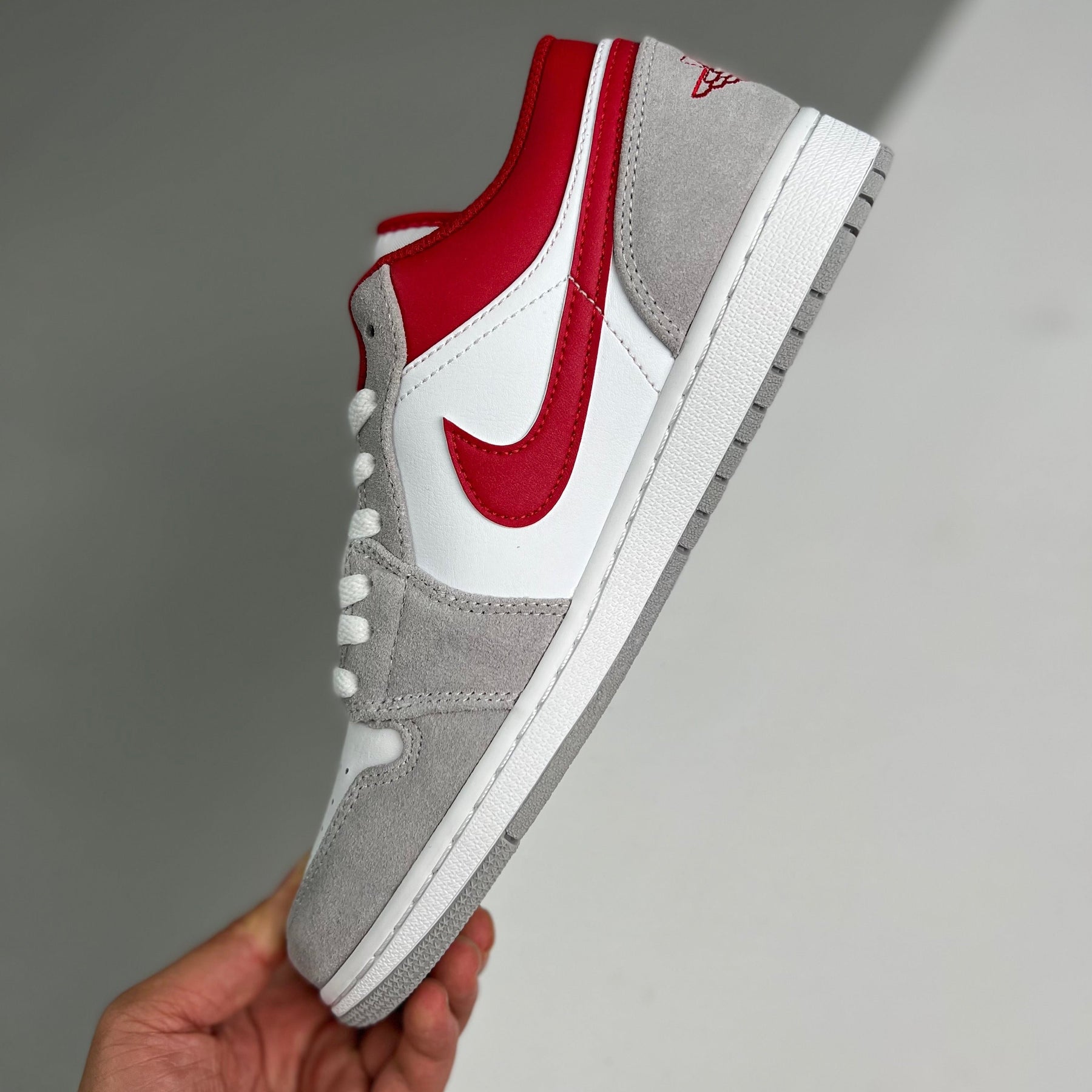 Air Jordan Low Ligth Smoke Grey Gym Red