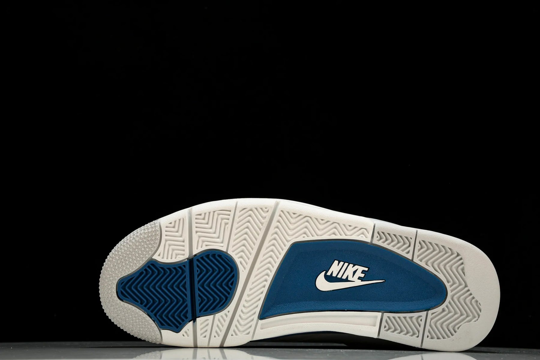 Air Jordan 4 Retro Military Blue