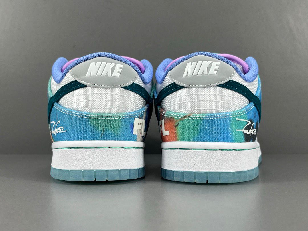 SB Dunk Low