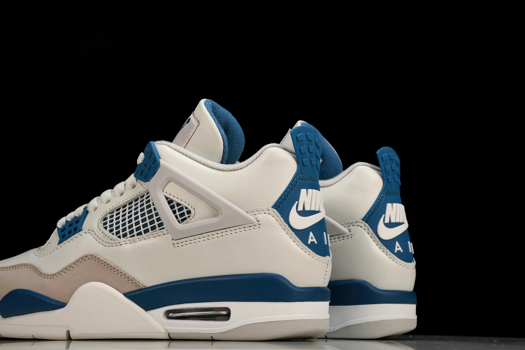 Air Jordan 4 Retro Military Blue
