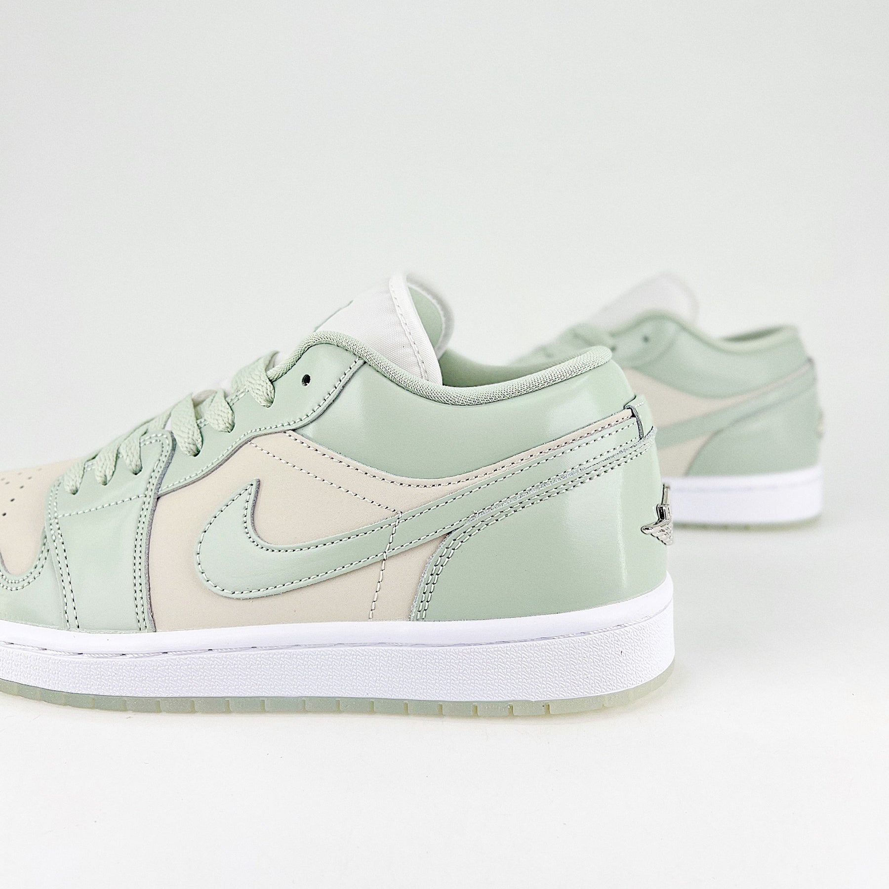 Air Jordan 1 Low SE Seafoam Sail
