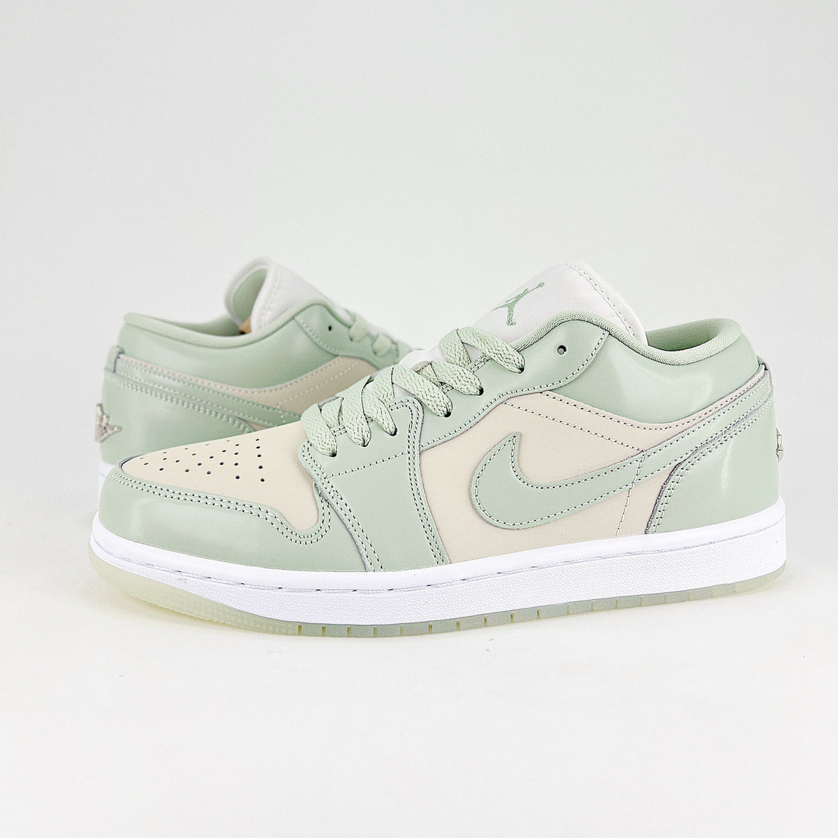 Air Jordan 1 Low SE Seafoam Sail