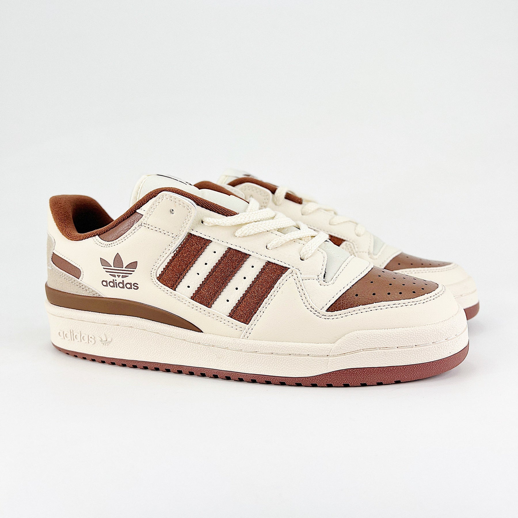 Forum 84 Low