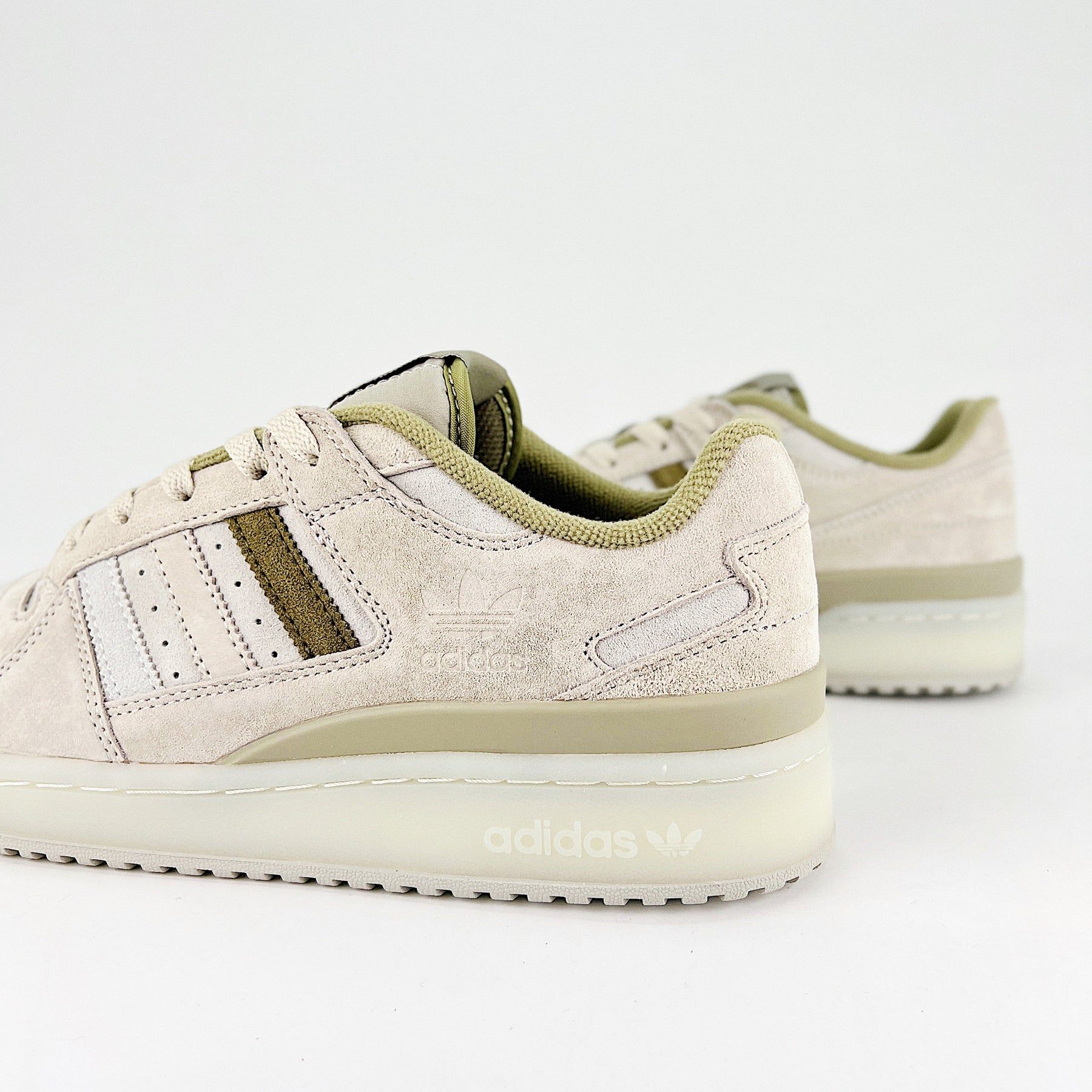Forum 84 Low