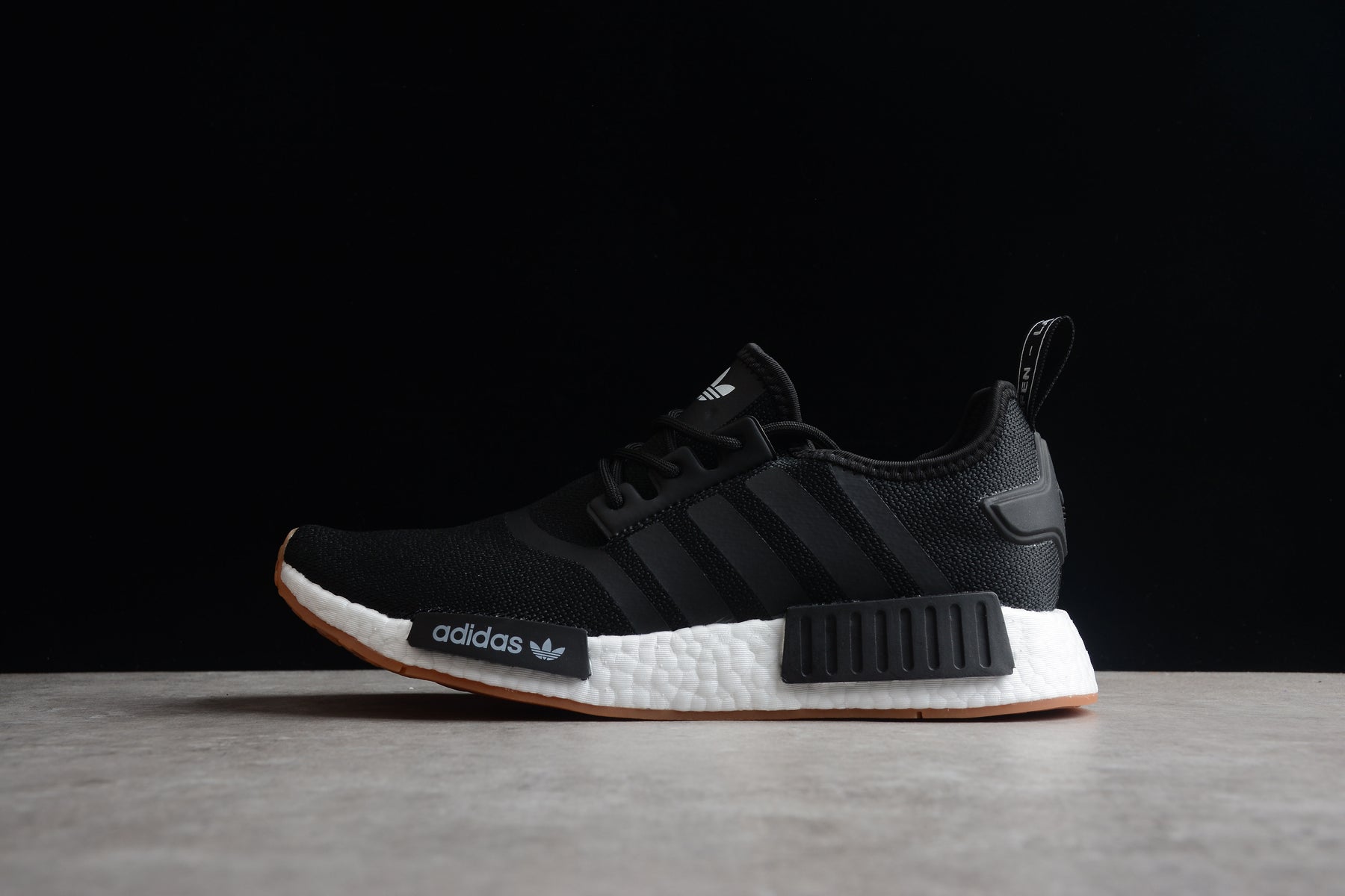 NMD R1