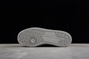Forum 84 Low