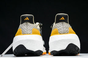 Ultraboost Light 23