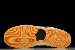 Dunk SB Low Black Gum