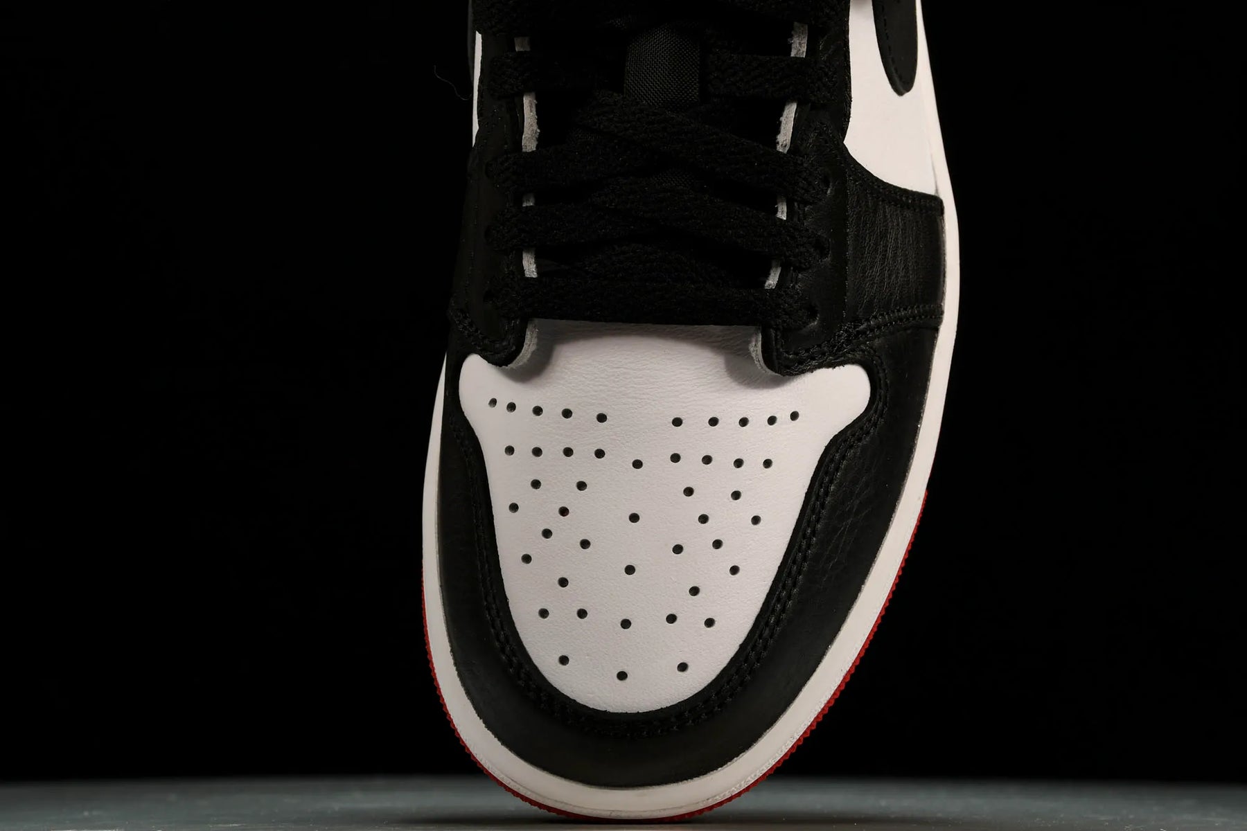 Air Jordan Black Toe