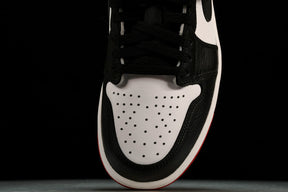 Air Jordan Black Toe