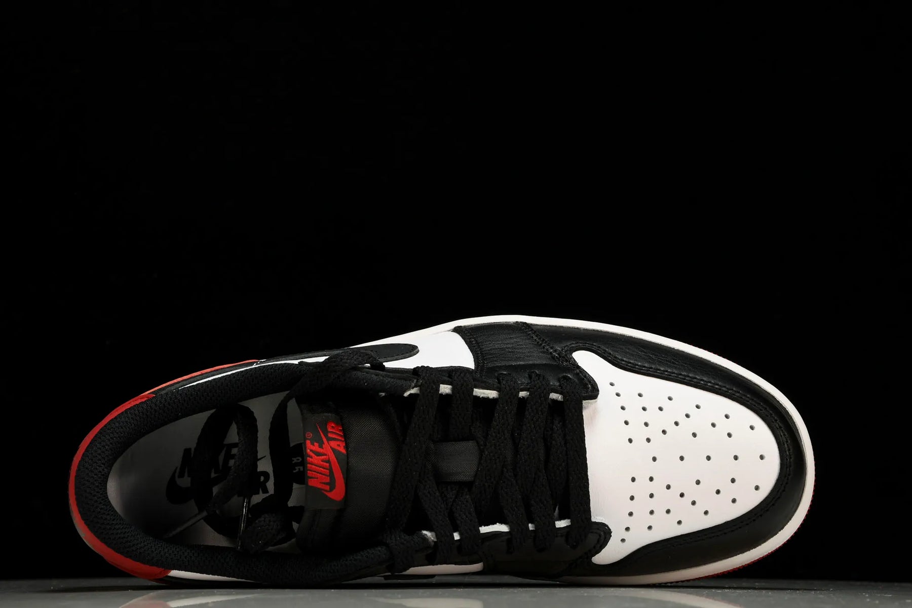 Air Jordan Black Toe