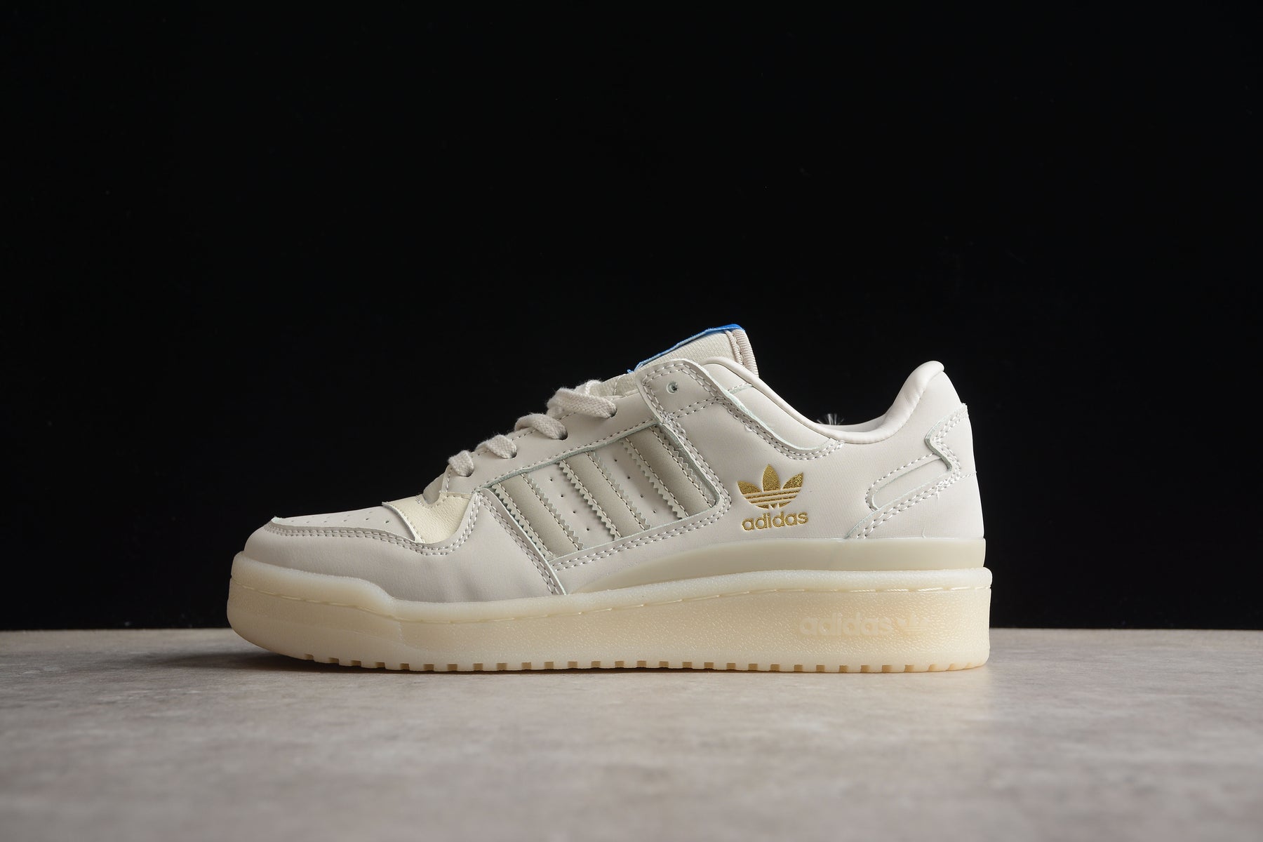 Forum 84 Low