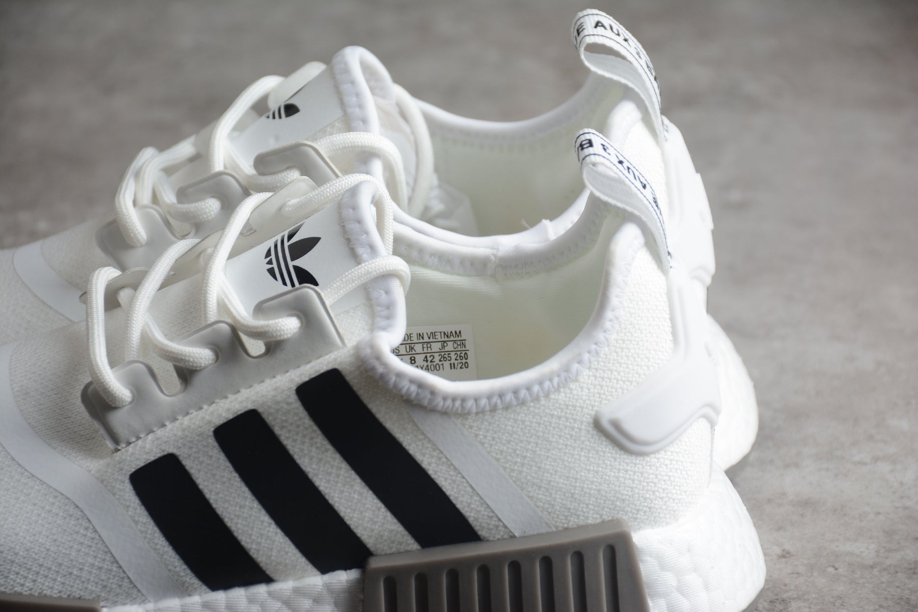 NMD R1