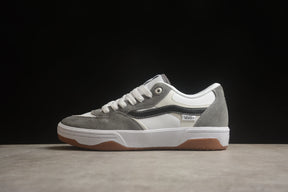 Rowan Zorilla Grey White