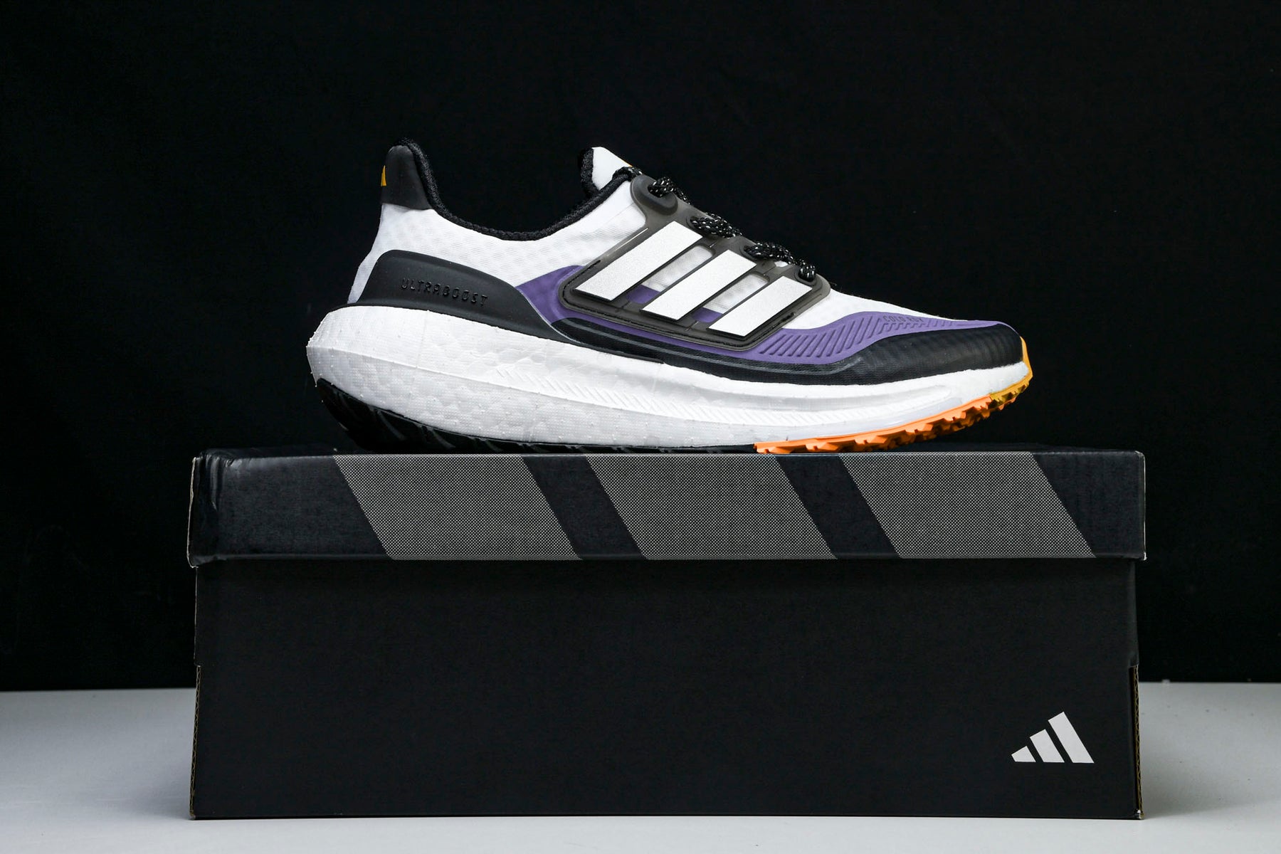 Ultraboost Light 23