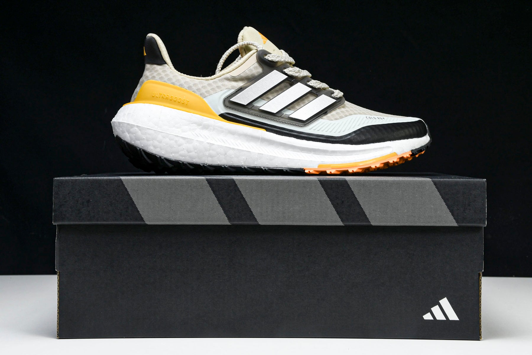 Ultraboost Light 23