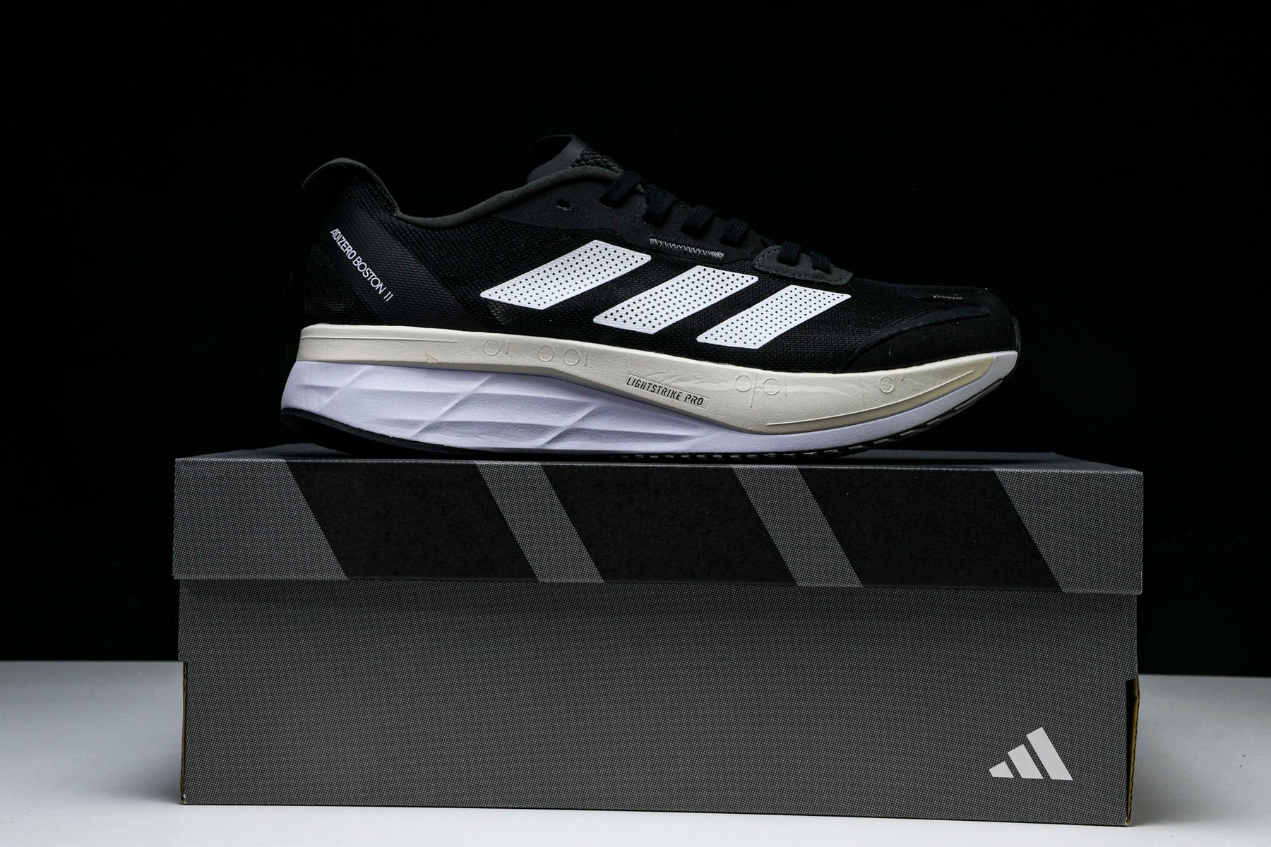 Adizero Boston 11