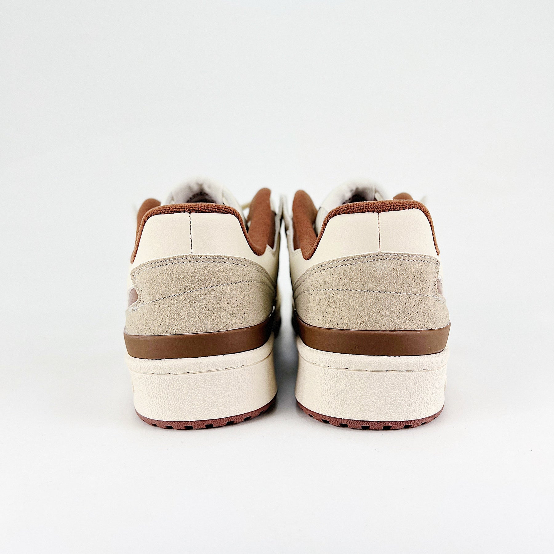 Forum 84 Low