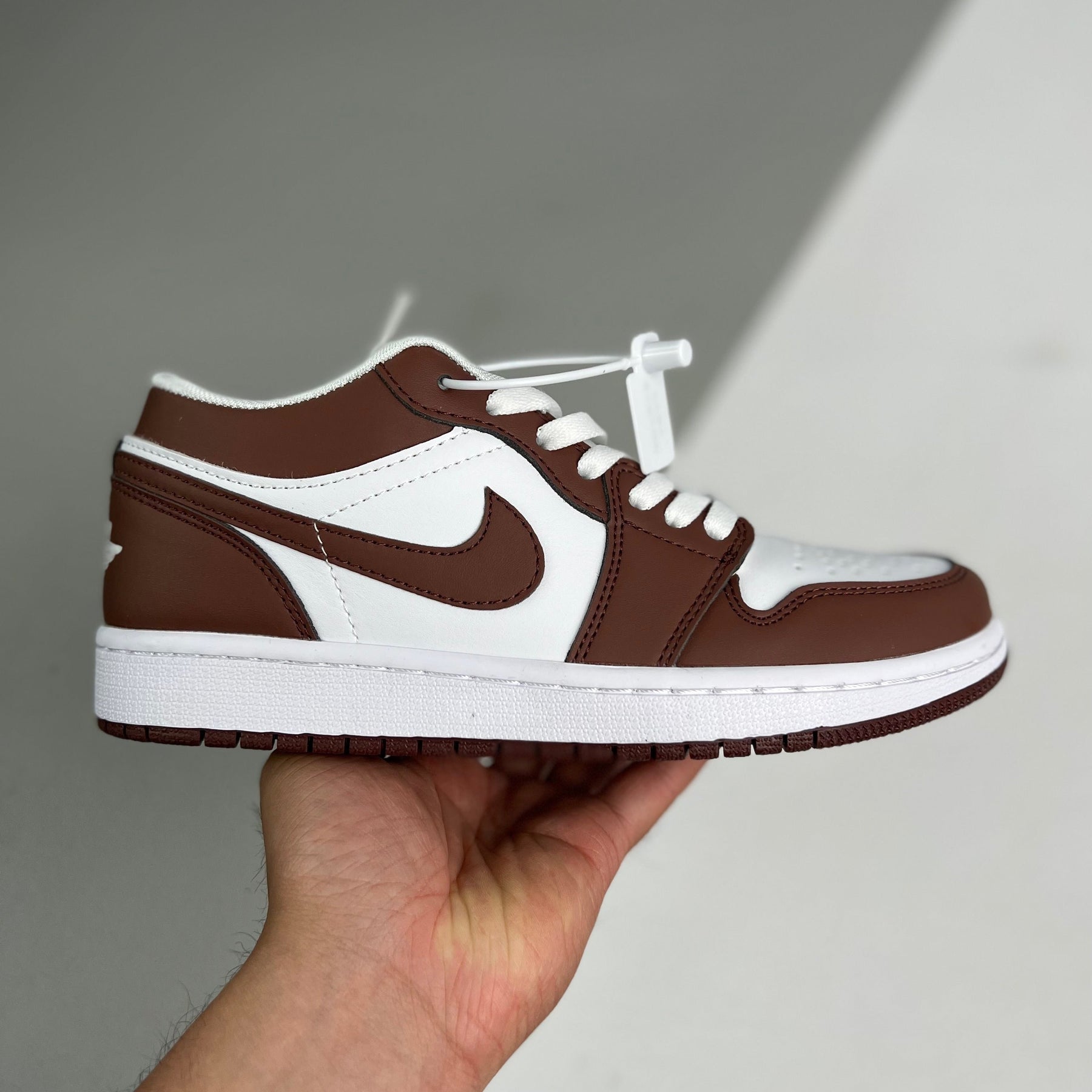 Air Jordan Brown
