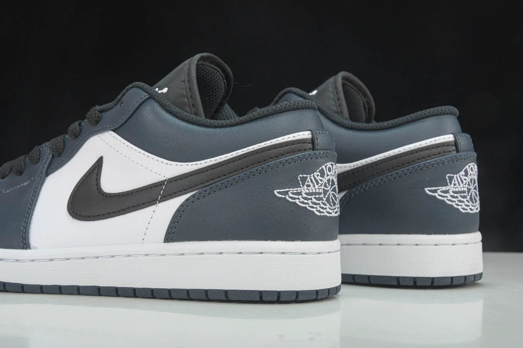 Air Jordan Low