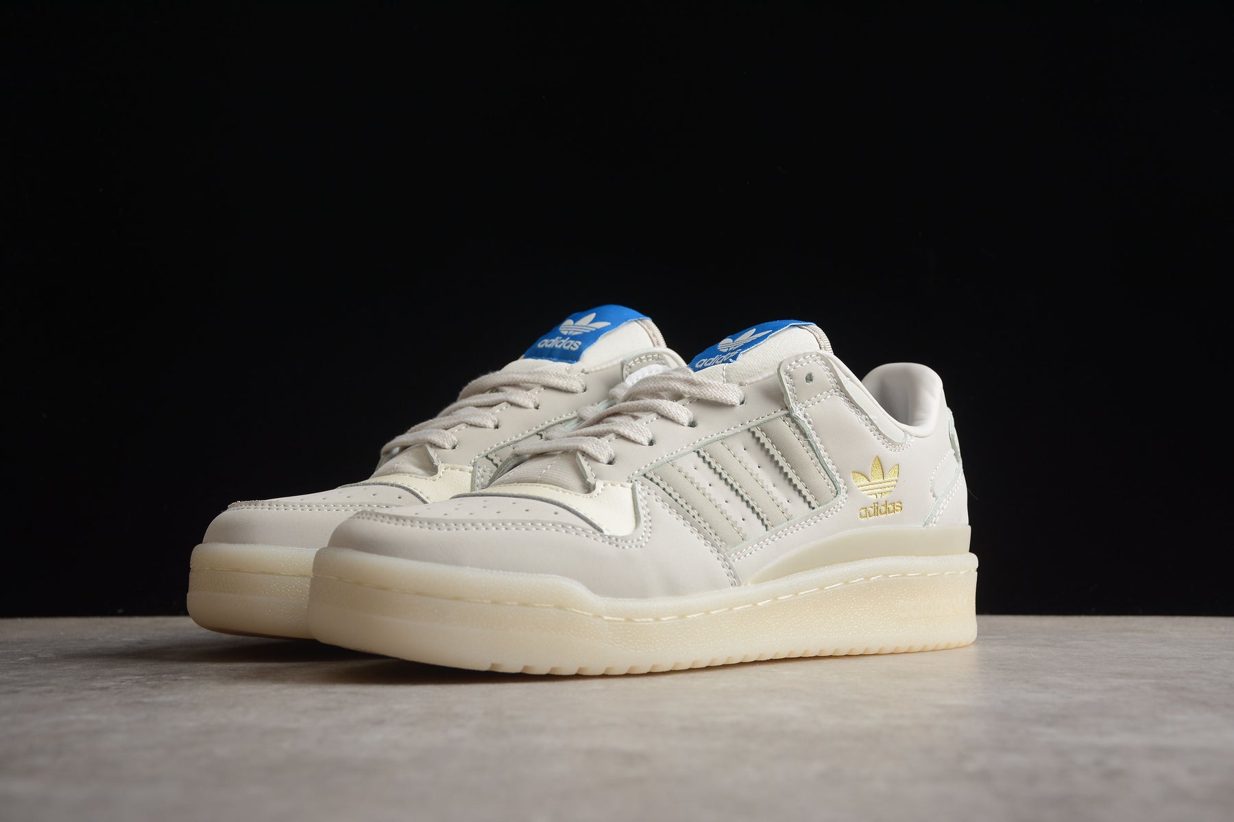 Forum 84 Low