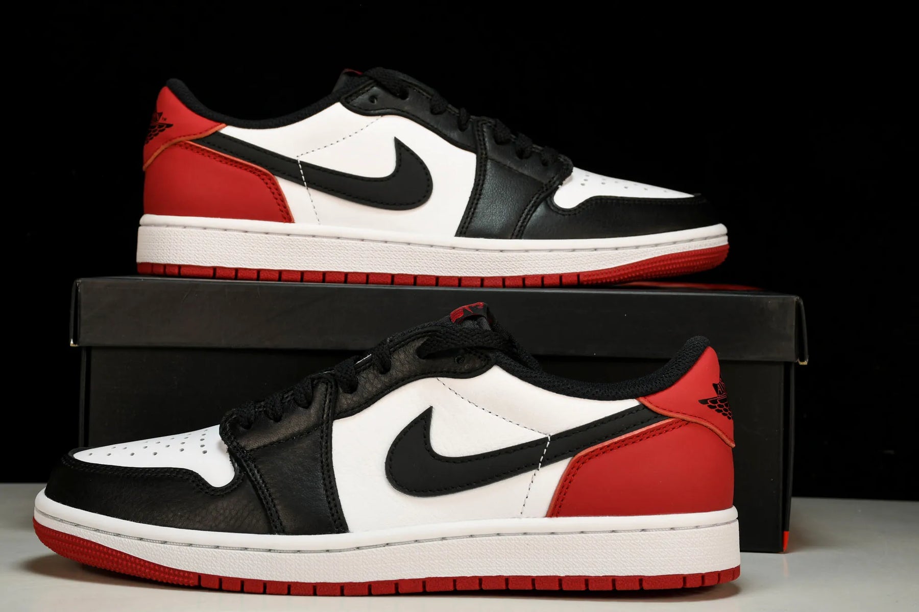 Air Jordan Black Toe