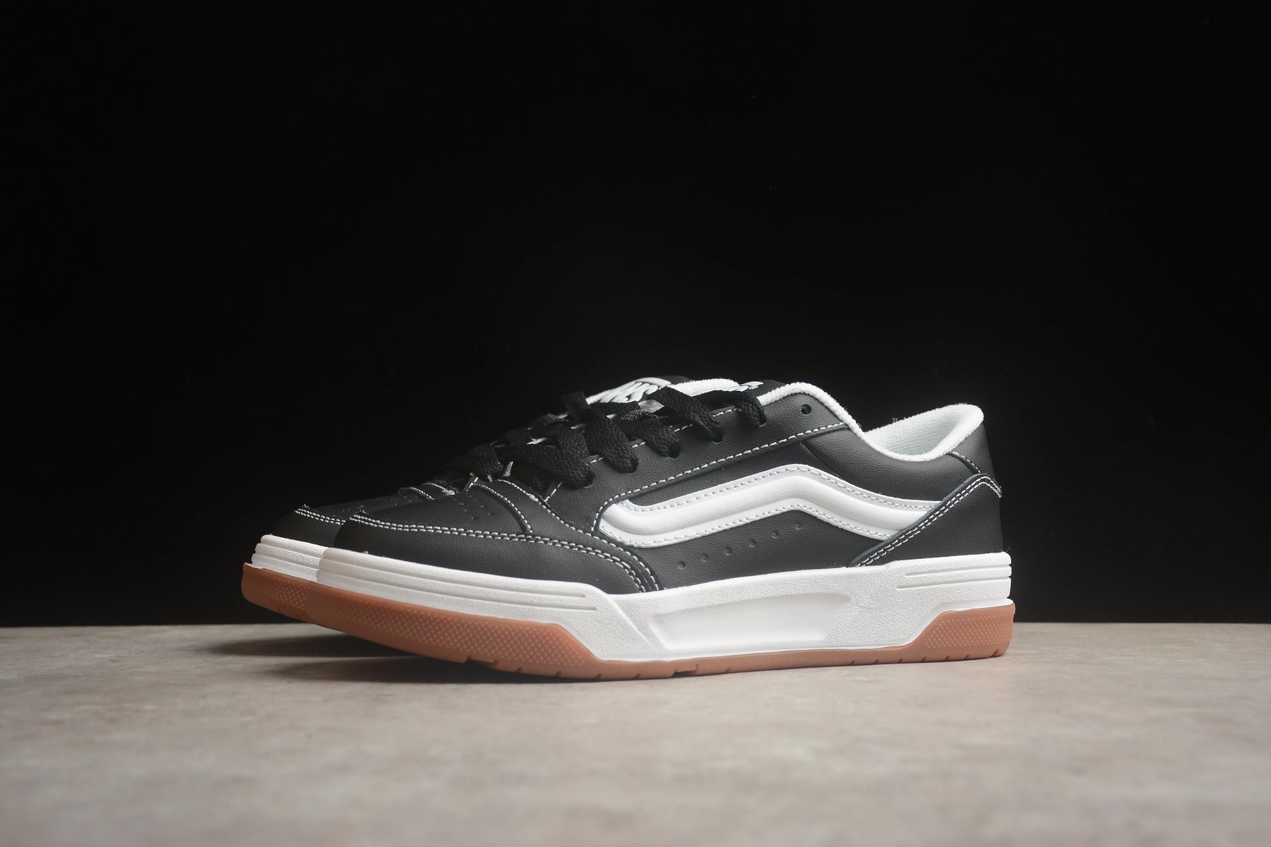 Hylane Black White Gum