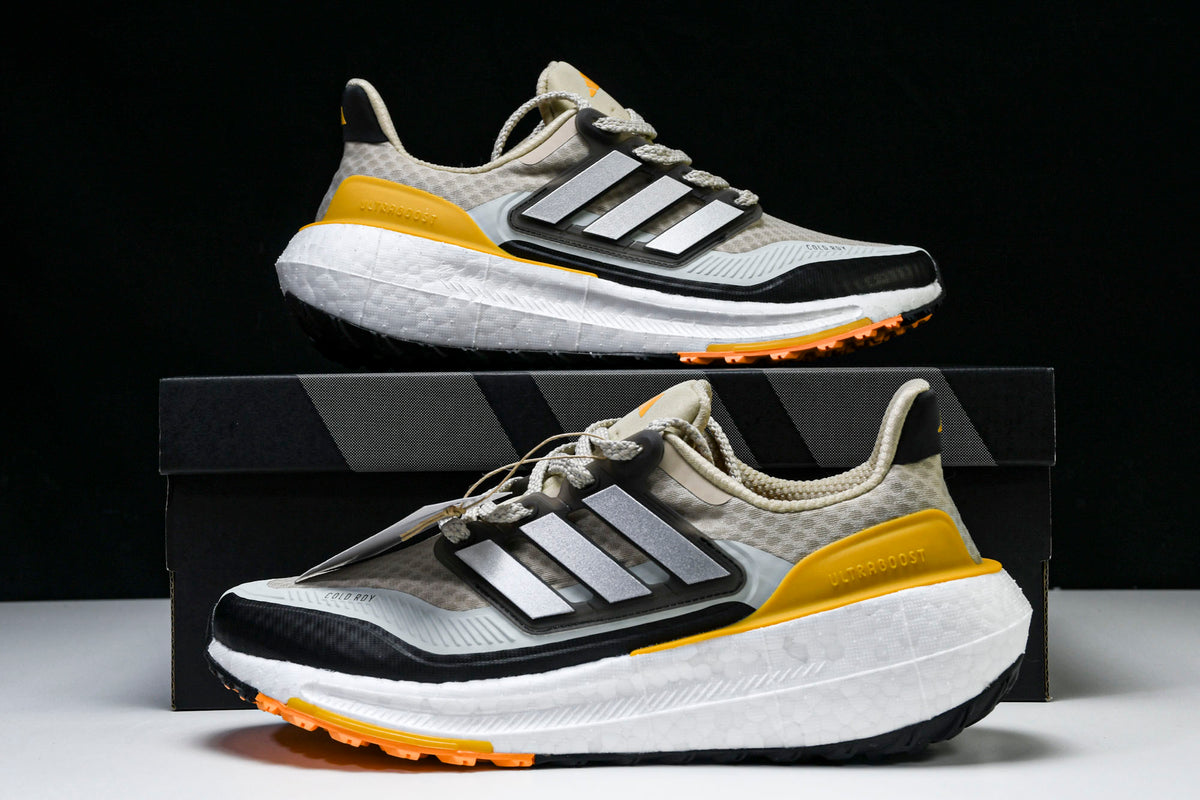 Ultraboost Light 23