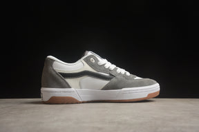Rowan Zorilla Grey White