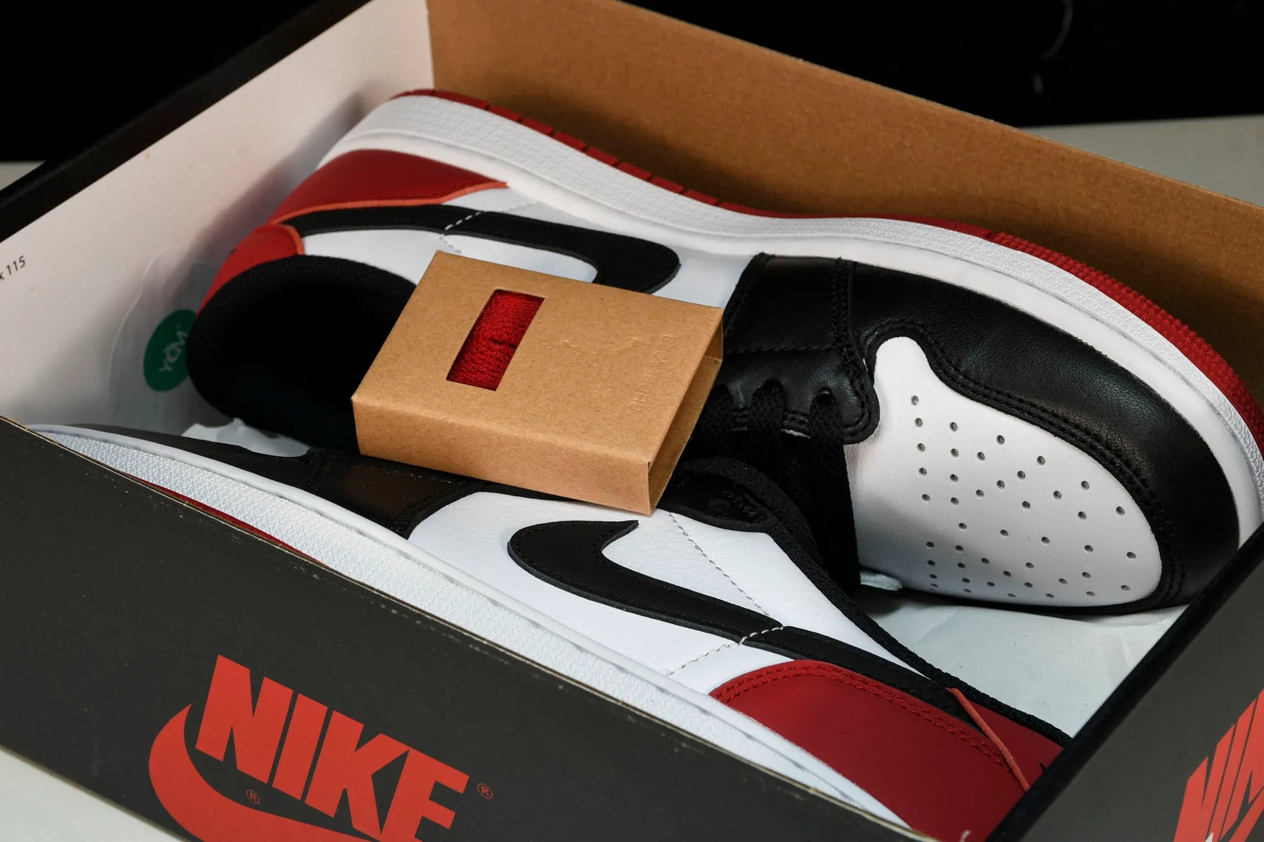 Air Jordan Black Toe