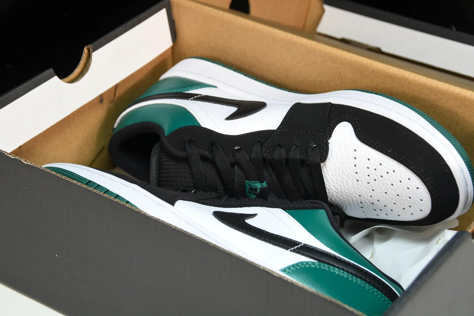 Air Jordan Low
