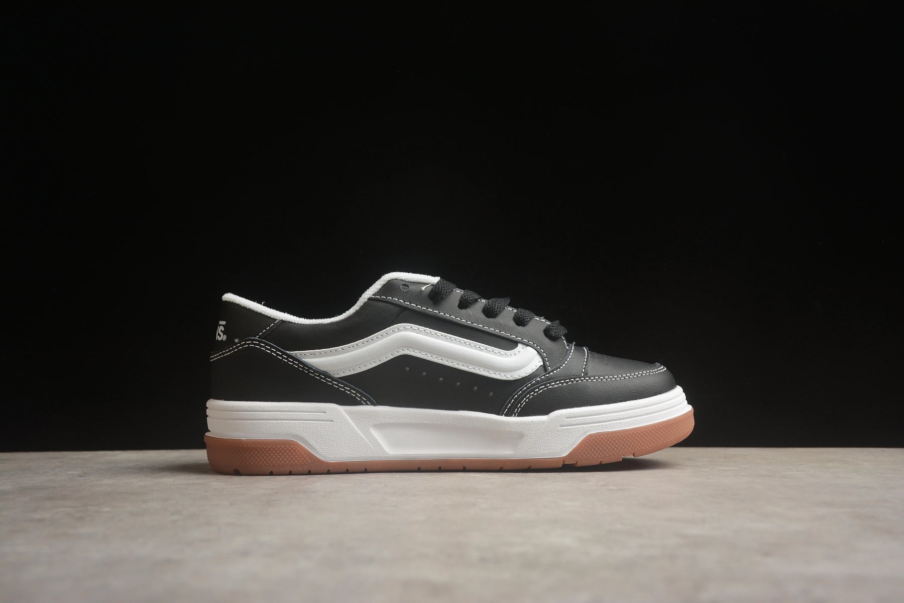 Hylane Black White Gum