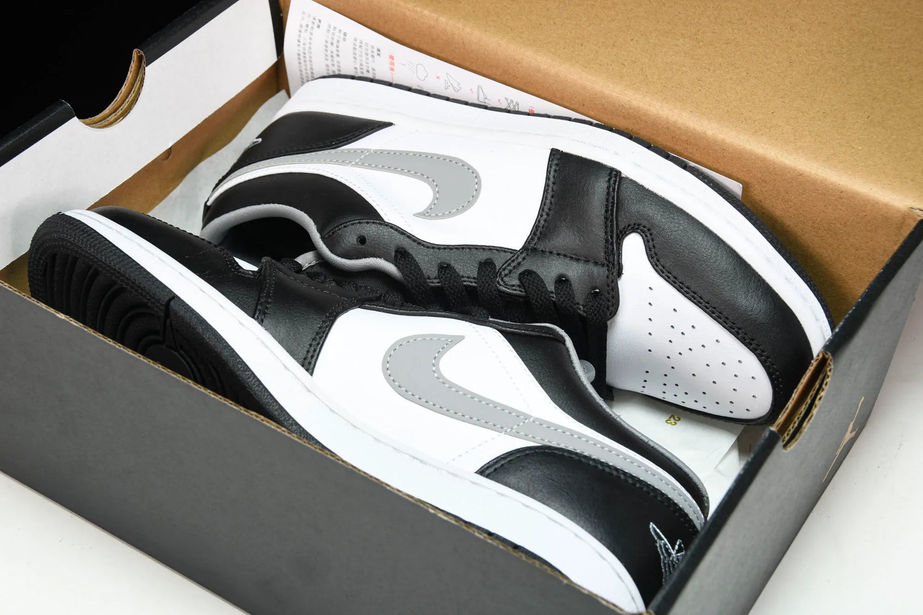 Air Jordan Low
