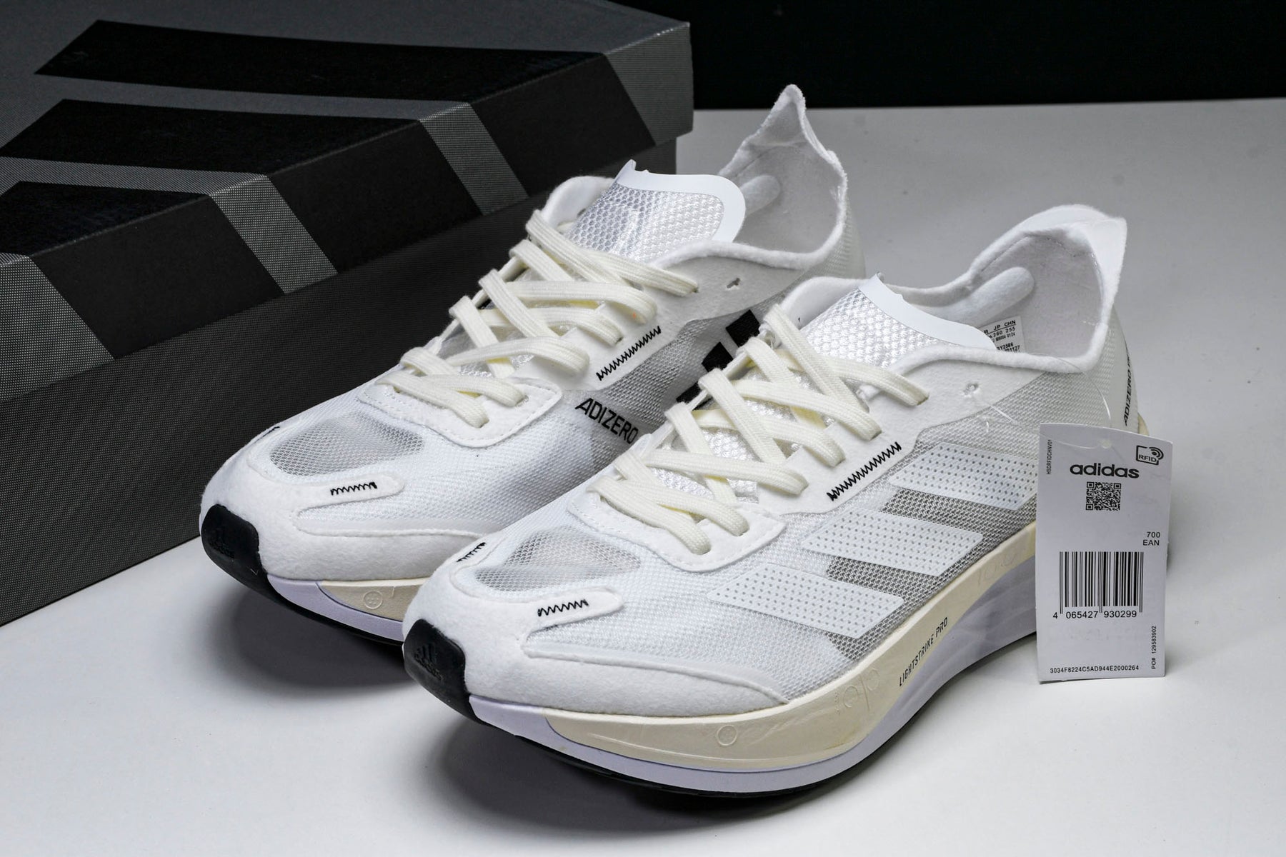 Adizero Boston 11