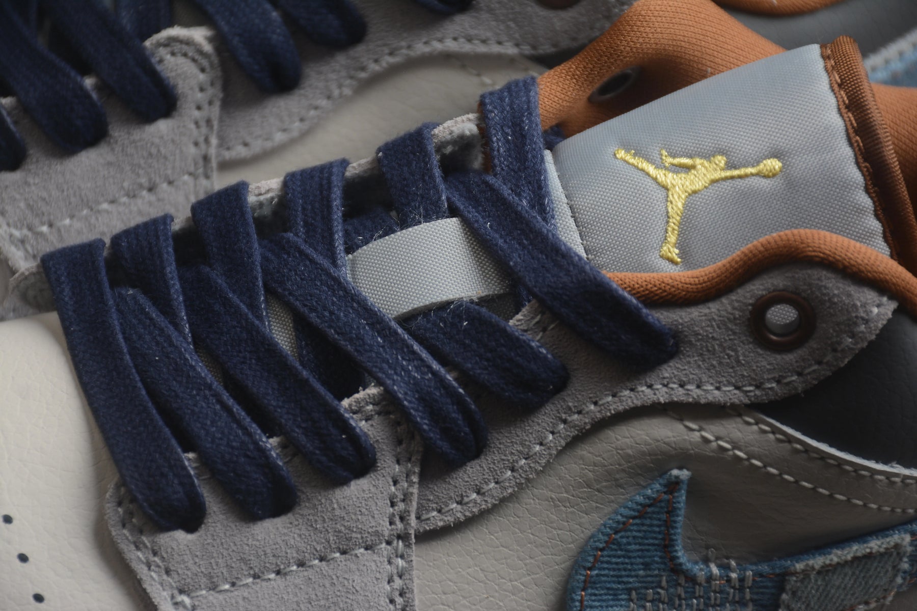 Air Jordan 1 Low