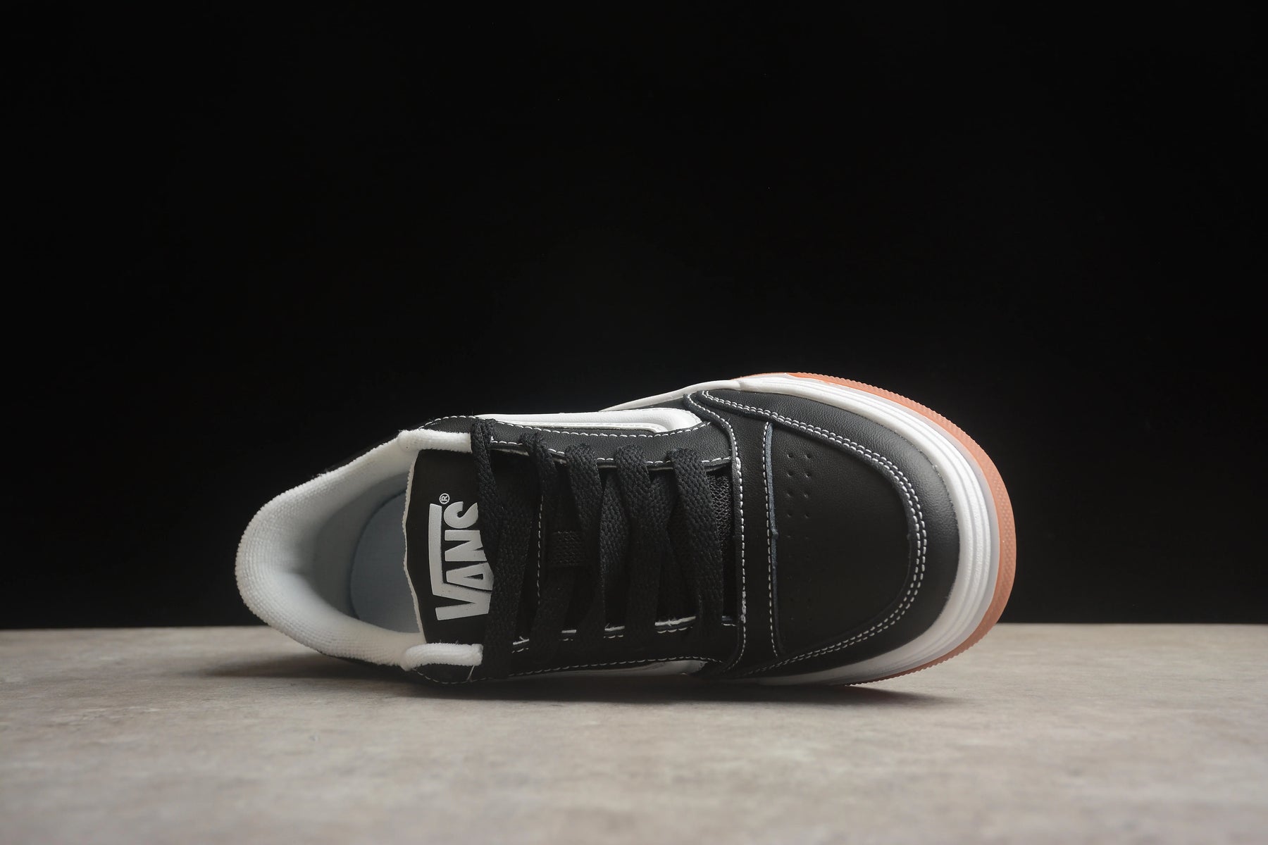 Hylane Black White Gum