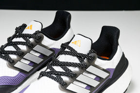 Ultraboost Light 23