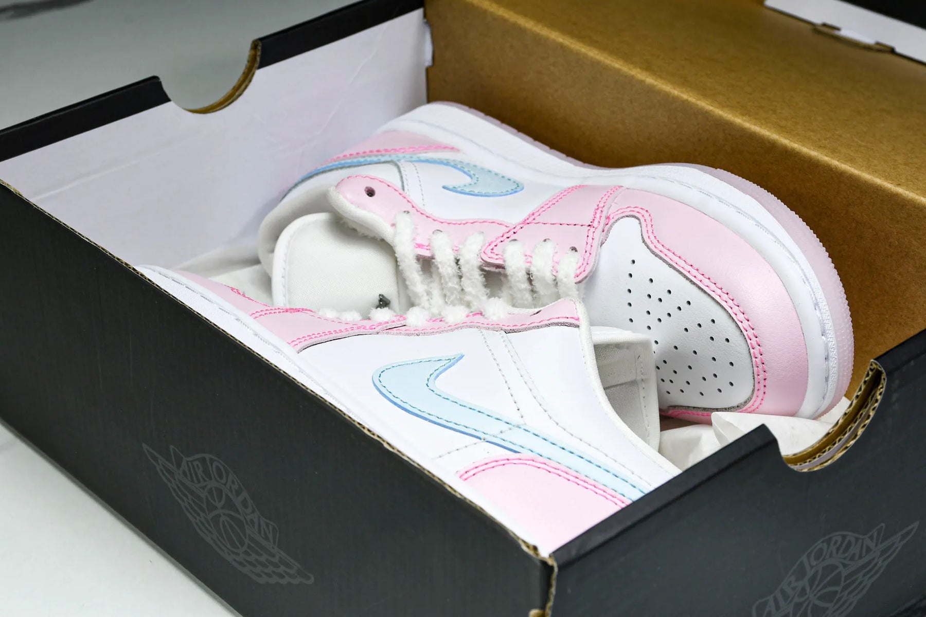 Air Jordan Paw Print Pink