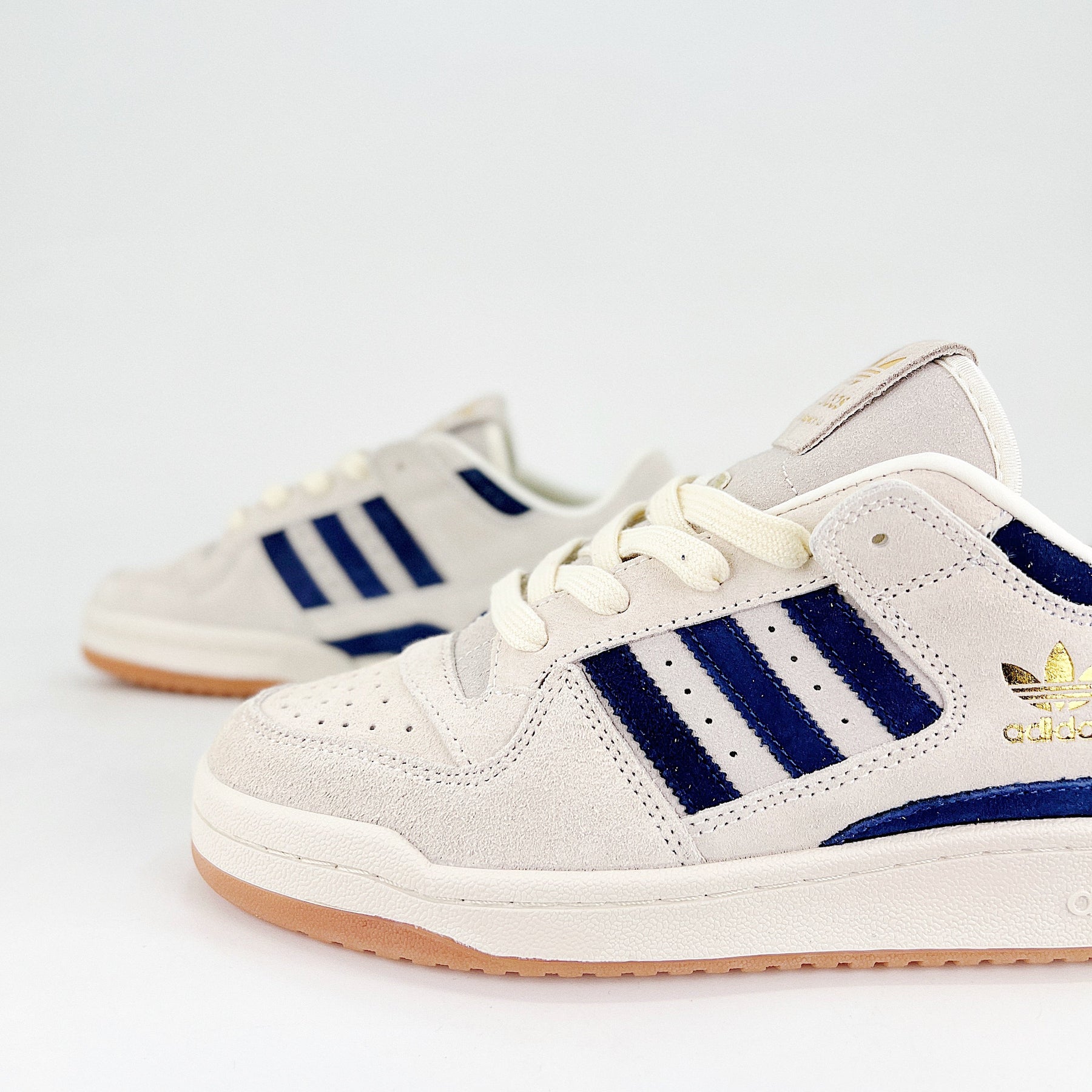Forum 84 Low